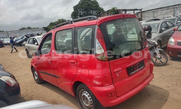 Acheter Occasion Voiture Toyota Yaris Verso Rouge à Lomé, Togo