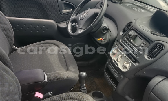 Acheter Occasion Voiture Toyota Yaris Verso Rouge à Lomé, Togo Acheter Occasion Voiture Toyota Yaris Verso Rouge à Lomé, Togo