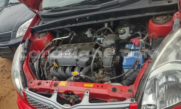 Acheter Occasion Voiture Toyota Yaris Verso Rouge à Lomé, Togo Acheter Occasion Voiture Toyota Yaris Verso Rouge à Lomé, Togo