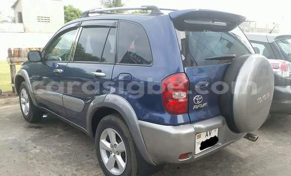 Buy Used Toyota RAV4 Blue Car in Lome in Togo Buy Used Toyota RAV4 Blue Car in Lome in Togo