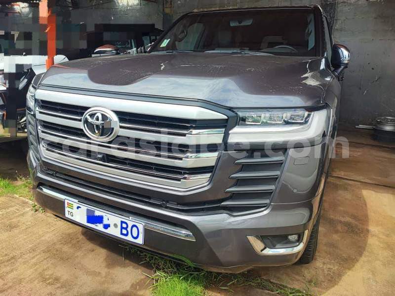 Big with watermark toyota land cruiser togo lome 9454