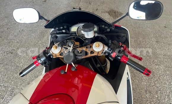Buy Used Yamaha YZF White Bike in Lome in Togo Buy Used Yamaha YZF White Bike in Lome in Togo