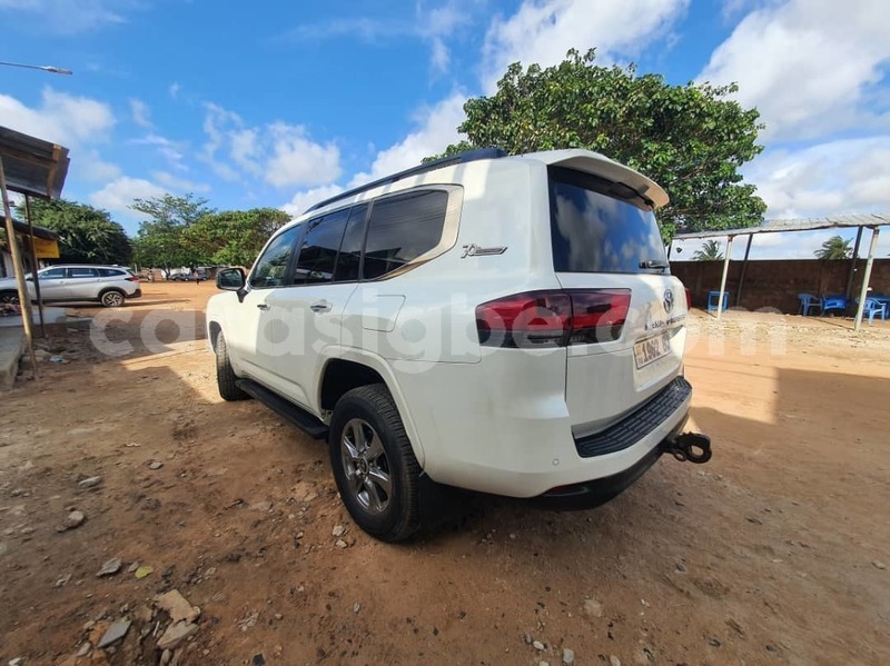 Big with watermark toyota land cruiser togo lome 9480