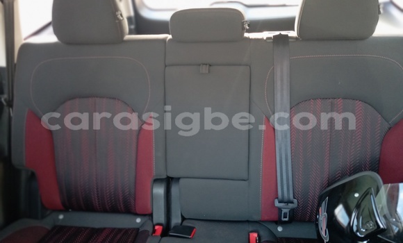 Acheter Occasion Voiture MG RV8 Gris à Lomé, Togo Acheter Occasion Voiture MG RV8 Gris à Lomé, Togo