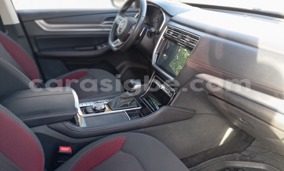 Acheter Occasion Voiture MG RV8 Gris à Lomé, Togo Acheter Occasion Voiture MG RV8 Gris à Lomé, Togo