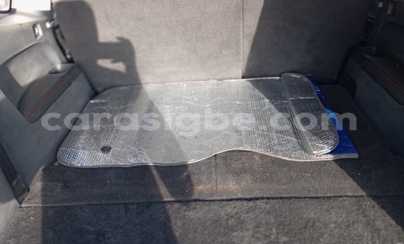 Acheter Occasion Voiture MG RV8 Gris à Lomé, Togo Acheter Occasion Voiture MG RV8 Gris à Lomé, Togo