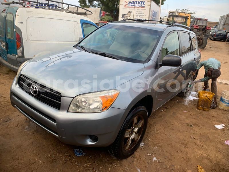 Big with watermark toyota rav4 togo lome 9564