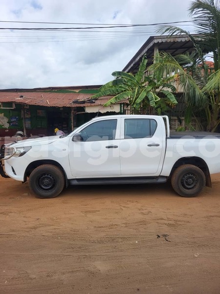 Big with watermark toyota hilux togo lome 9565