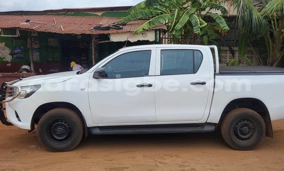 Acheter Occasion Voiture Toyota Hilux Blanc à Lomé, Togo Acheter Occasion Voiture Toyota Hilux Blanc à Lomé, Togo