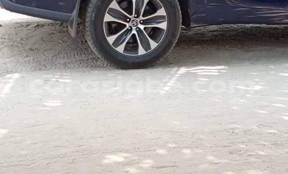 Acheter Occasion Voiture Toyota Highlander Bleu à Lomé, Togo Acheter Occasion Voiture Toyota Highlander Bleu à Lomé, Togo