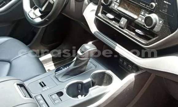 Acheter Occasion Voiture Toyota Highlander Bleu à Lomé, Togo Acheter Occasion Voiture Toyota Highlander Bleu à Lomé, Togo