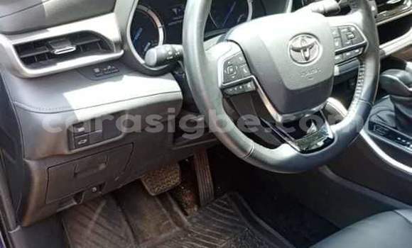 Acheter Occasion Voiture Toyota Highlander Bleu à Lomé, Togo Acheter Occasion Voiture Toyota Highlander Bleu à Lomé, Togo