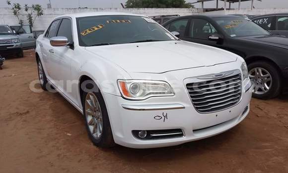 Buy Used Chrysler 300 White Car in Lome in Togo Buy Used Chrysler 300 White Car in Lome in Togo