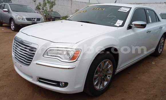 Buy Used Chrysler 300 White Car in Lome in Togo Buy Used Chrysler 300 White Car in Lome in Togo