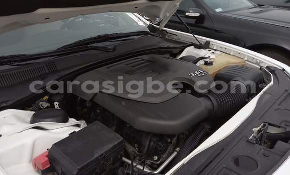 Buy Used Chrysler 300 White Car in Lome in Togo Buy Used Chrysler 300 White Car in Lome in Togo