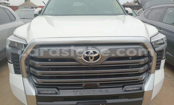 Buy Used Toyota Tundra White Car in Lome in Maritime