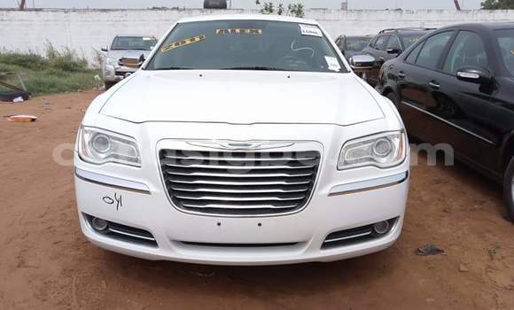 Buy Used Chrysler 300 White Car in Lome in Togo Buy Used Chrysler 300 White Car in Lome in Togo