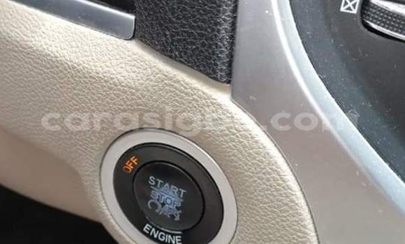 Buy Used Chrysler 300 White Car in Lome in Togo Buy Used Chrysler 300 White Car in Lome in Togo