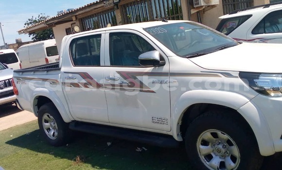 Acheter Neuf Voiture Toyota Hilux Blanc à Lomé, Togo Acheter Neuf Voiture Toyota Hilux Blanc à Lomé, Togo