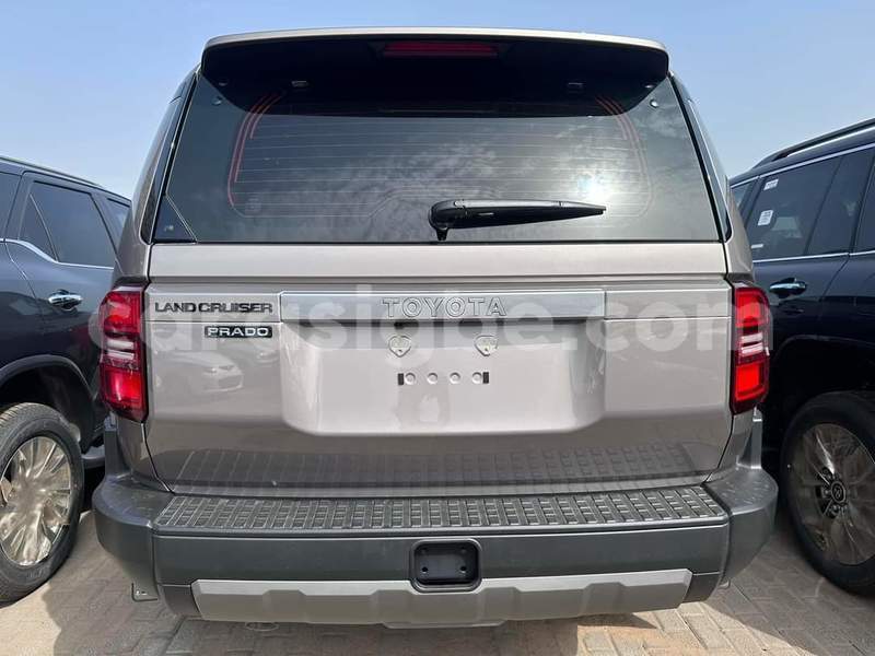 Big with watermark toyota land cruiser prado togo lome 9645