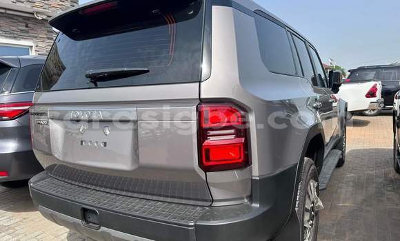Acheter Neuf Voiture Toyota Land Cruiser Prado Beige à Lomé, Togo Acheter Neuf Voiture Toyota Land Cruiser Prado Beige à Lomé, Togo
