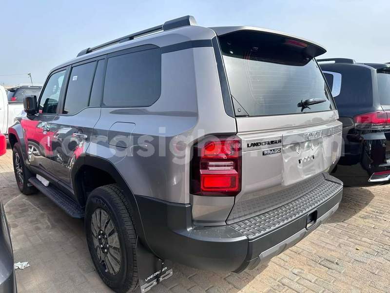 Big with watermark toyota land cruiser prado togo lome 9645