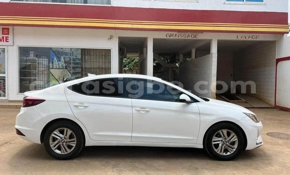 Acheter Occasion Voiture Hyundai Elantra Blanc à Aného, Togo Acheter Occasion Voiture Hyundai Elantra Blanc à Aného, Togo
