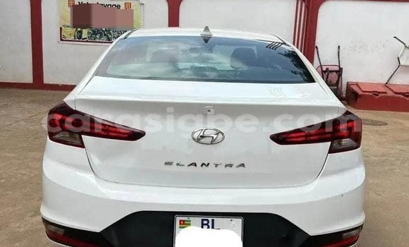 Acheter Occasion Voiture Hyundai Elantra Blanc à Aného, Togo Acheter Occasion Voiture Hyundai Elantra Blanc à Aného, Togo