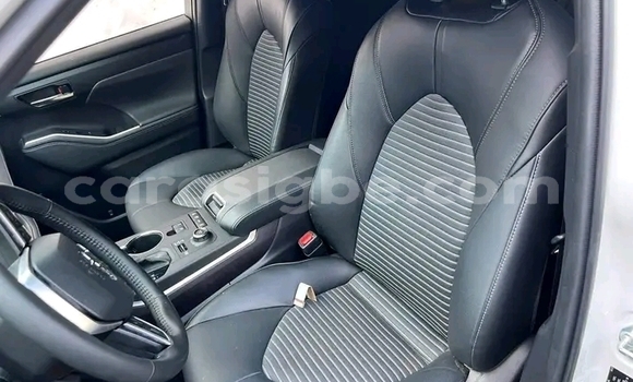 Acheter Neuf Voiture Toyota Highlander Blanc à Lomé, Togo Acheter Neuf Voiture Toyota Highlander Blanc à Lomé, Togo