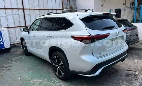 Acheter Neuf Voiture Toyota Highlander Blanc à Lomé, Togo Acheter Neuf Voiture Toyota Highlander Blanc à Lomé, Togo
