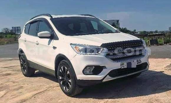 Acheter Occasion Voiture Ford Escape Blanc à Sokodé, Togo Acheter Occasion Voiture Ford Escape Blanc à Sokodé, Togo
