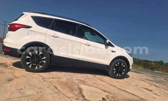 Acheter Occasion Voiture Ford Escape Blanc à Sokodé, Togo Acheter Occasion Voiture Ford Escape Blanc à Sokodé, Togo