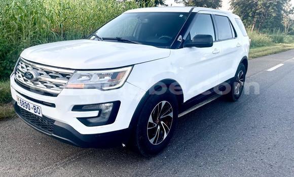 Buy Used Ford Explorer White Car in Lome in Togo Buy Used Ford Explorer White Car in Lome in Togo