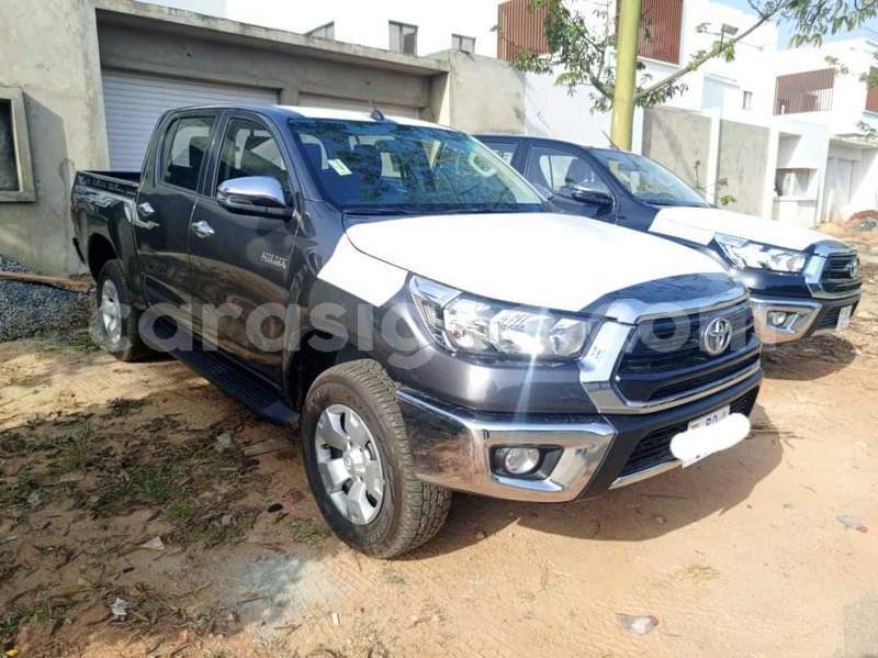 Big with watermark toyota hilux togo lome 9735