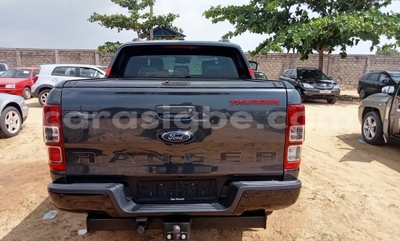 Acheter Import Voiture Ford Ranger Gris à Lomé, Togo Acheter Import Voiture Ford Ranger Gris à Lomé, Togo