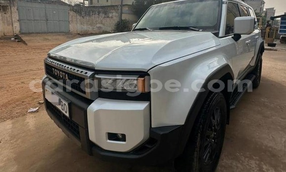 Acheter Occasion Voiture Toyota Land Cruiser Prado Blanc à Lomé, Togo Acheter Occasion Voiture Toyota Land Cruiser Prado Blanc à Lomé, Togo