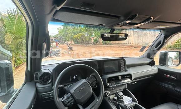 Acheter Occasion Voiture Toyota Land Cruiser Prado Blanc à Lomé, Togo Acheter Occasion Voiture Toyota Land Cruiser Prado Blanc à Lomé, Togo