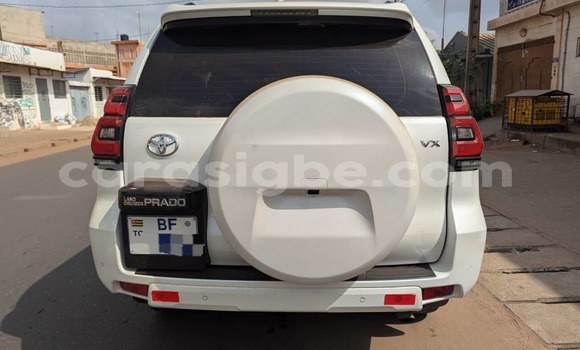Acheter Occasion Voiture Toyota Land Cruiser Prado Blanc à Lomé, Togo Acheter Occasion Voiture Toyota Land Cruiser Prado Blanc à Lomé, Togo