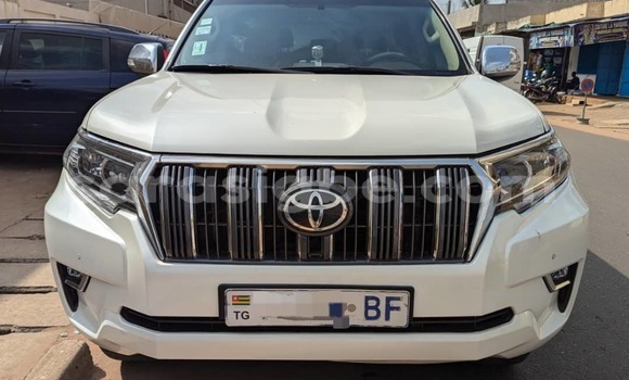 Acheter Occasion Voiture Toyota Land Cruiser Prado Blanc à Lomé, Togo Acheter Occasion Voiture Toyota Land Cruiser Prado Blanc à Lomé, Togo