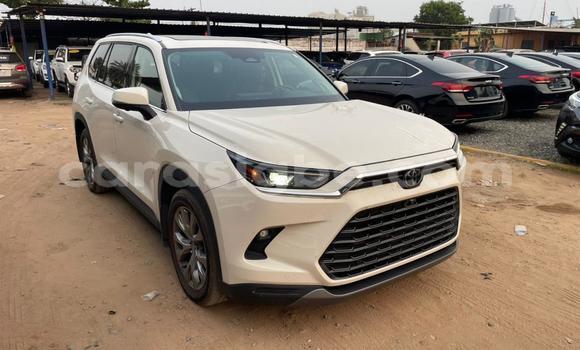 Buy New Toyota Highlander White Car in Lome in Togo Buy New Toyota Highlander White Car in Lome in Togo