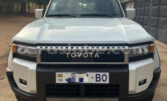 Acheter Neuf Voiture Toyota Land Cruiser Prado Blanc à Lomé, Togo Acheter Neuf Voiture Toyota Land Cruiser Prado Blanc à Lomé, Togo