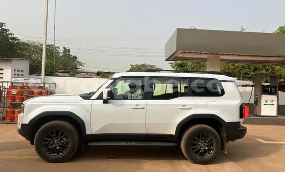 Acheter Neuf Voiture Toyota Land Cruiser Prado Blanc à Lomé, Togo Acheter Neuf Voiture Toyota Land Cruiser Prado Blanc à Lomé, Togo