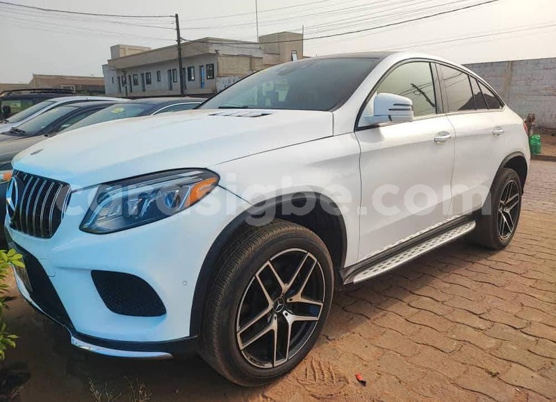 Big with watermark mercedes benz gle togo lome 9784