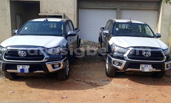 Acheter Neuf Voiture Toyota Hilux Noir à Lomé, Togo Acheter Neuf Voiture Toyota Hilux Noir à Lomé, Togo