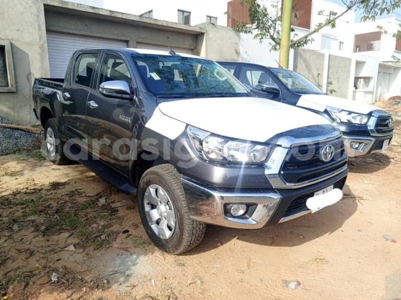 Big with watermark toyota hilux togo lome 9786