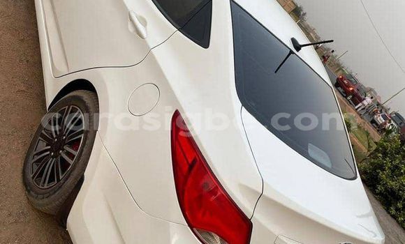 Buy Used Hyundai Accent White Car in Lome in Maritime Buy Used Hyundai Accent White Car in Lome in Maritime