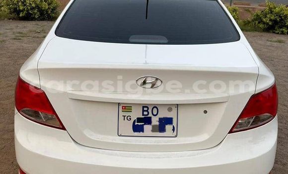Buy Used Hyundai Accent White Car in Lome in Maritime Buy Used Hyundai Accent White Car in Lome in Maritime