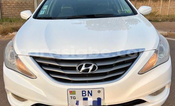 Buy Used Hyundai Sonata White Car in Lome in Togo Buy Used Hyundai Sonata White Car in Lome in Togo
