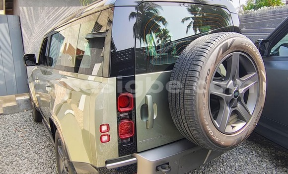 Acheter Occasion Voiture Land Rover Defender Vert à Lomé, Togo Acheter Occasion Voiture Land Rover Defender Vert à Lomé, Togo