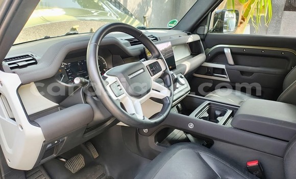 Acheter Occasion Voiture Land Rover Defender Vert à Lomé, Togo Acheter Occasion Voiture Land Rover Defender Vert à Lomé, Togo